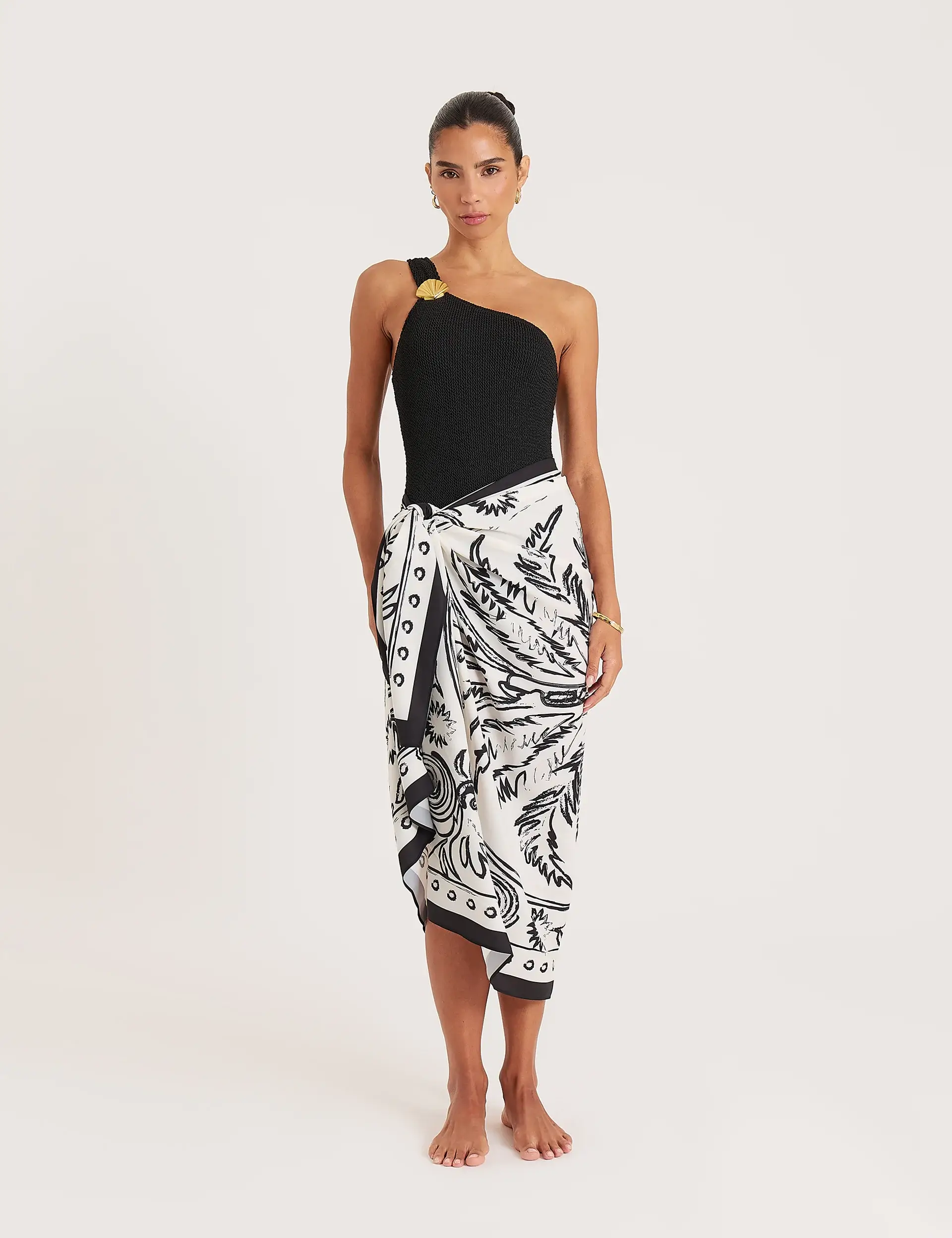 Black & White Palm Print Satin Sarong