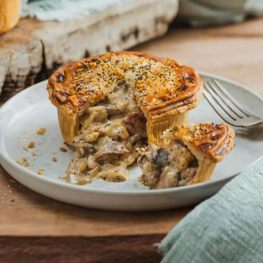 Chicken, Bacon & Mushroom Pie